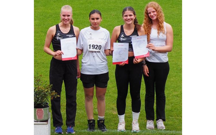 images/stories/Leichtathletik/2025/Württ.-Mehrkampfmeisterschaften-in-Weingarten/2025-08-0203_WLV-U16-MK_Weingarten-Foto-Team-Mädchen2.JPG#joomlaImage://local-images/stories/Leichtathletik/2025/Württ.-Mehrkampfmeisterschaften-in-Weingarten/2025-08-0203_WLV-U16-MK_Weingarten-Foto-Team-Mädchen2.JPG?width=1910&height=1192