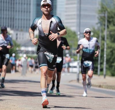 Der abschließende Halbmarathon in der Rekordhitze von Frankfurt forderte den Triathleten alles ab. Stefan Riethmüller zeigte eine starke Ausdauerleistung