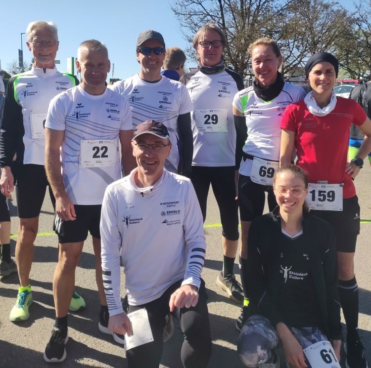 images/stories/Lauftreff/2025/2025-Kayh-Foto-Gruppe.jpg#joomlaImage://local-images/stories/Lauftreff/2025/2025-Kayh-Foto-Gruppe.jpg?width=2854&height=2835