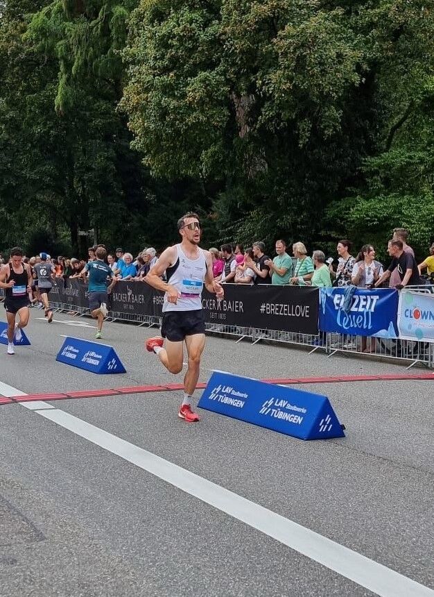 images/stories/Triathlon/2025-Erbe-Lauf-Foto.JPG#joomlaImage://local-images/stories/Triathlon/2025-Erbe-Lauf-Foto.JPG?width=626&height=860