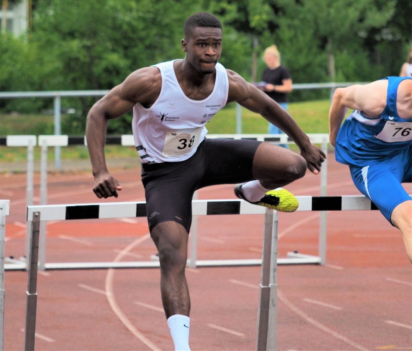 images/stories/Leichtathletik/2025/2025-05-02_Kelmen-TopForm-4PBs-Foto.jpg#joomlaImage://local-images/stories/Leichtathletik/2025/2025-05-02_Kelmen-TopForm-4PBs-Foto.jpg?width=3116&height=2657