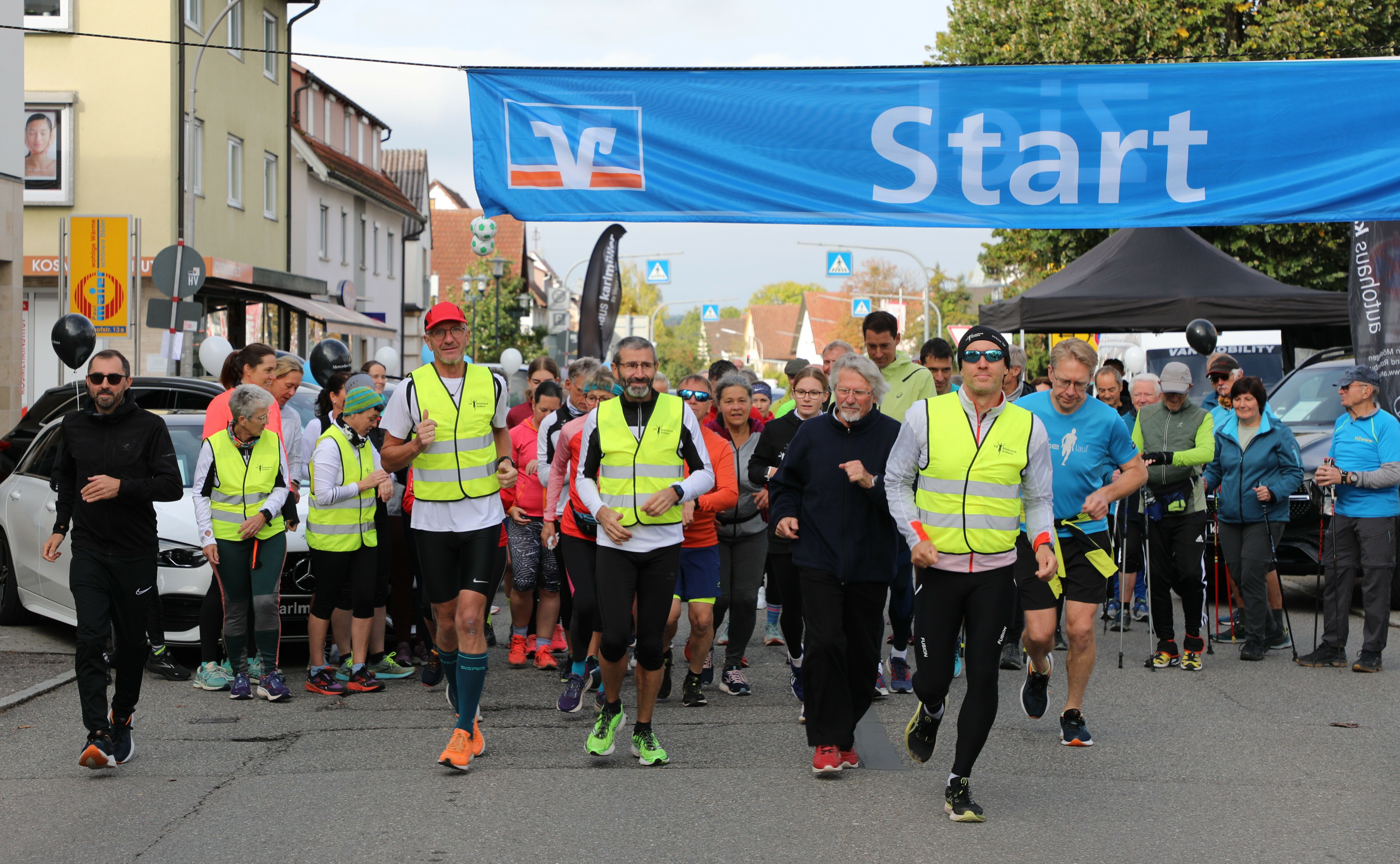 Die Läufer konnten zwischen einer 11 km langen Strecke und der Halbmarathondistanz bis zum Dreifürstenstein und zurück wählen.