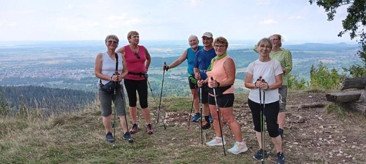 images/stories/Walkingtreff/2025/2025-NW-Sommerferien-Farrenberg-Foto.jpg#joomlaImage://local-images/stories/Walkingtreff/2025/2025-NW-Sommerferien-Farrenberg-Foto.jpg?width=1024&height=460