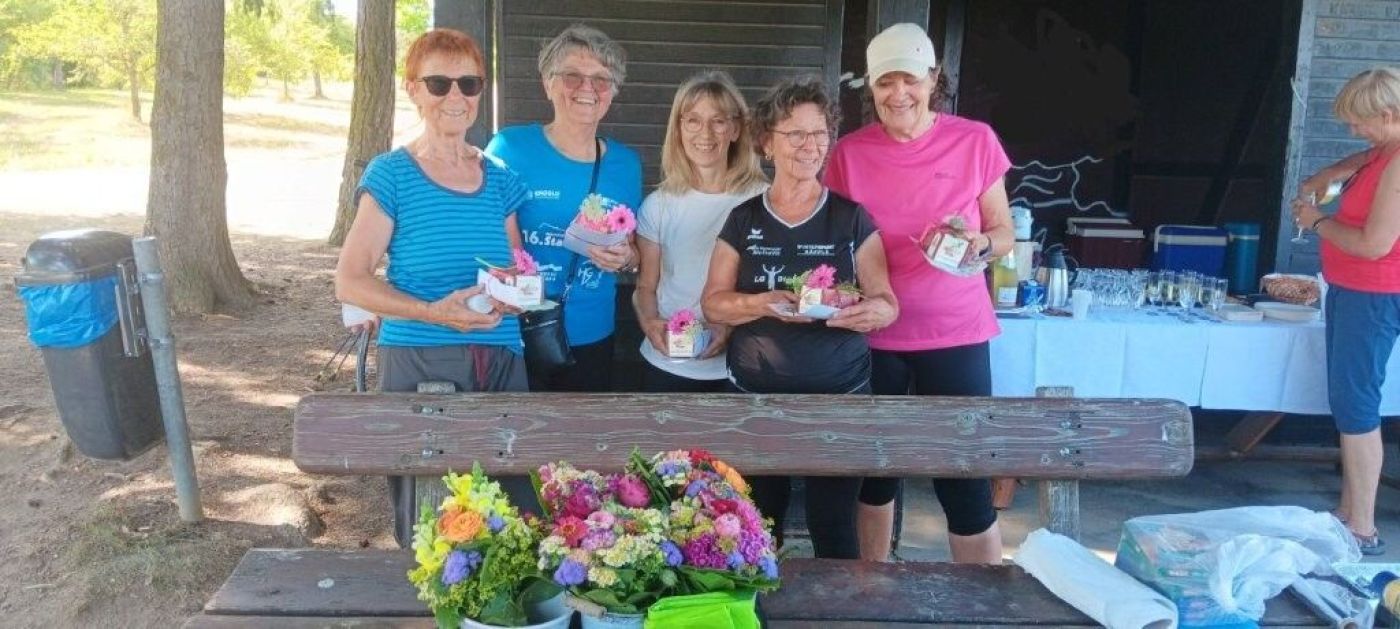 images/stories/Walkingtreff/2025/202-Fünf-Jubiliare.jpg#joomlaImage://local-images/stories/Walkingtreff/2025/202-Fünf-Jubiliare.jpg?width=1024&height=460