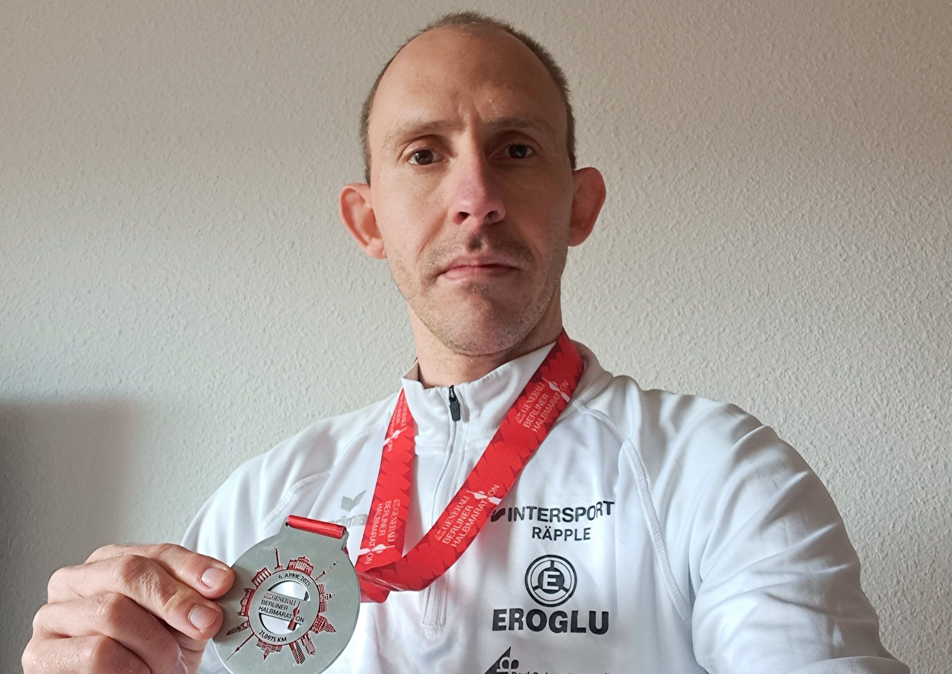 Reinhold Handel mit Finisher Medaille